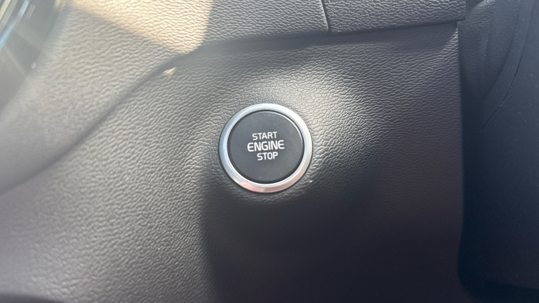 Volvo Xc40 2.0 B4P R DESIGN 5dr AWD Auto Petrol Estate